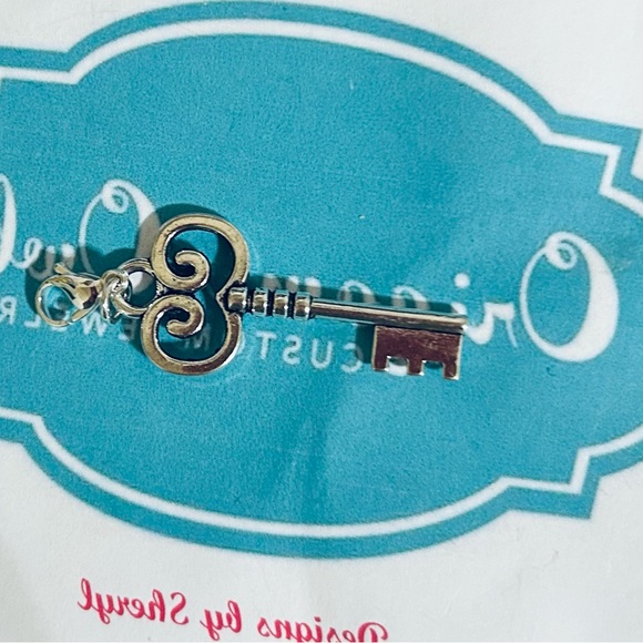 Origami Owl Silver key dangle 2” - retired but new - Picture 5 of 6